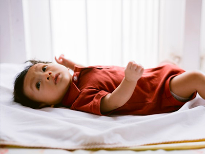 Choisir un matelas en fonction de l'âge du bébé