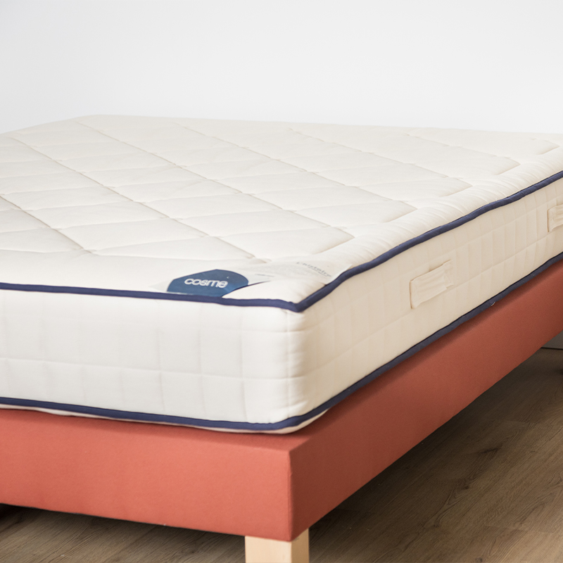 sommier tapissier avec un matelas en latex naturel