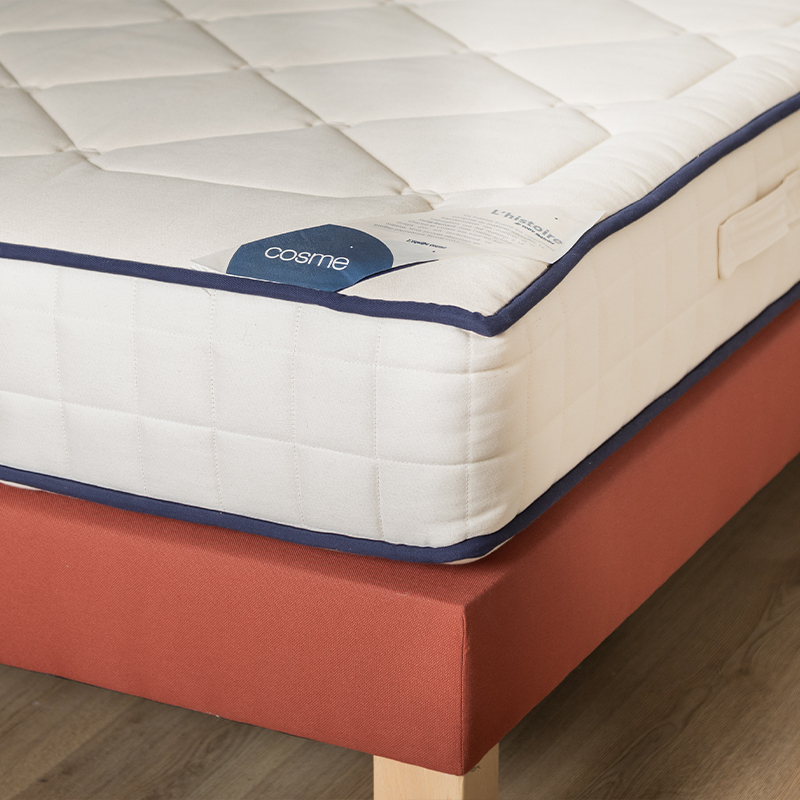 image représentant un lit avec un matelas en latex naturel Cosme