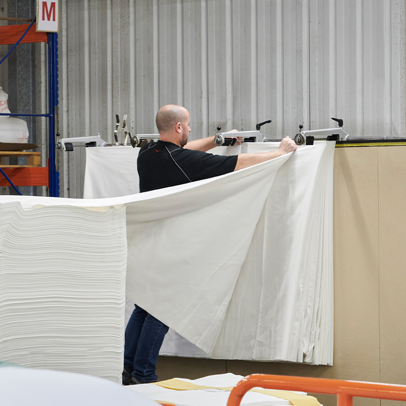 Deux matelas cote à cote protégés par une même alèse 100% naturelle